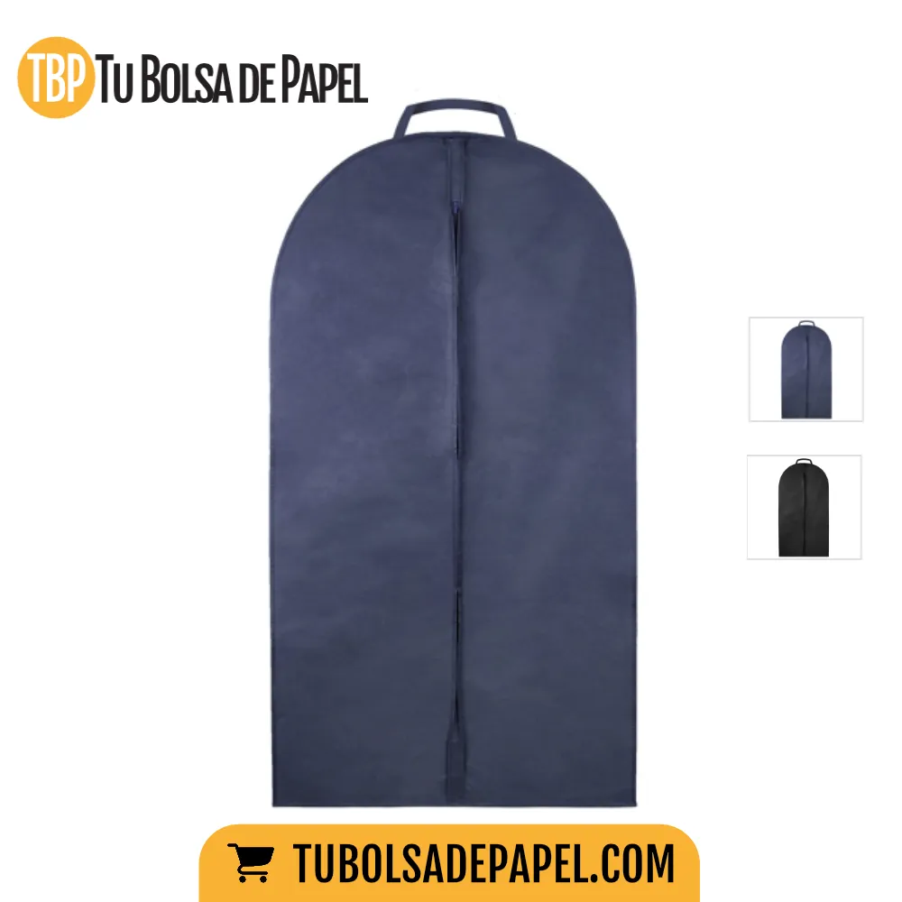 Funda portatrajes anónima de non woven color azul marino sin impresión, ideal para protección de prendas en tienda.